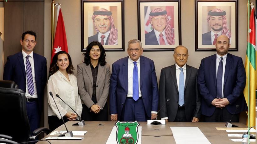 Leaders from the University of Jordan and the International Growth Centre sign an MoU to enhance joint research, data sharing, and policy engagement, supporting evidence-based decision-making and Jordan&rsquo;s development goals.