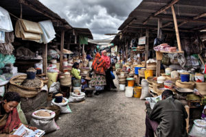 Leon F. Cabeiro Follow Mercado de Arusha / Arusha Market